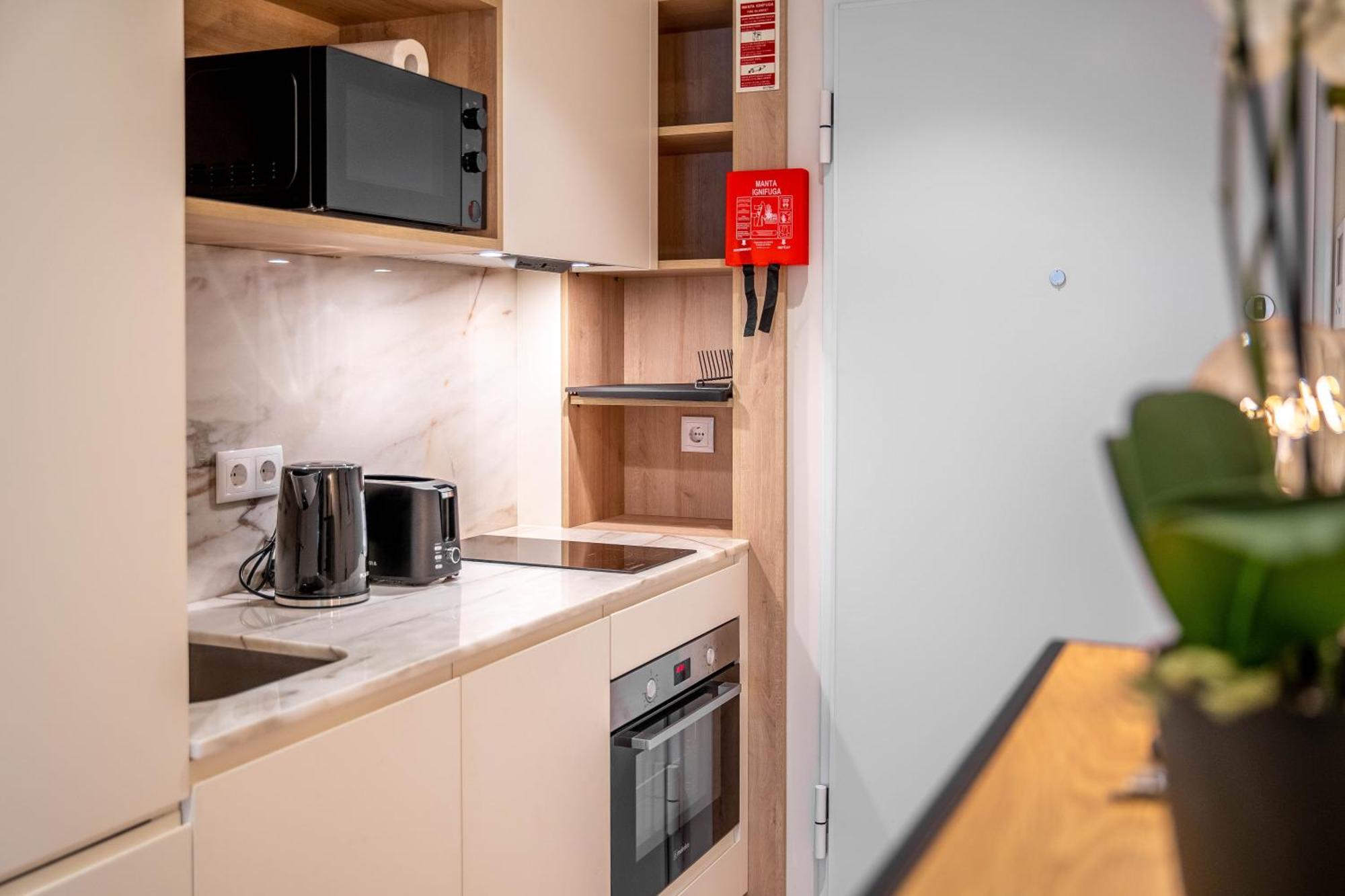 Trindade Bliss: 1Br W/ Free Parking By Lovelystay 波尔图 外观 照片