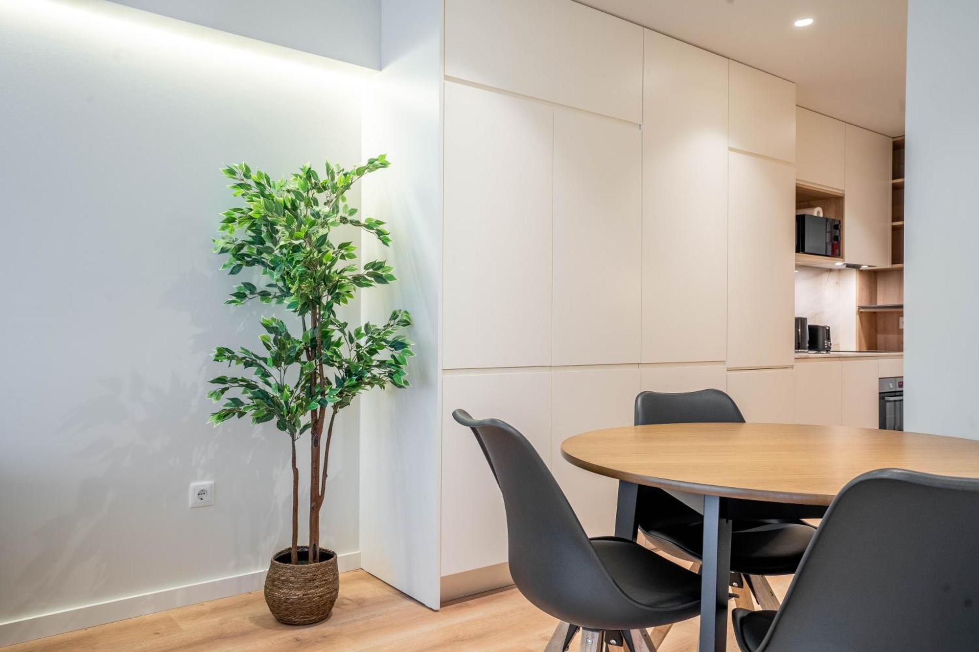 Trindade Bliss: 1Br W/ Free Parking By Lovelystay 波尔图 外观 照片