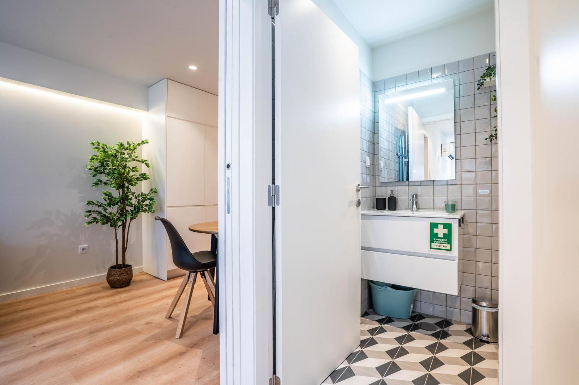 Trindade Bliss: 1Br W/ Free Parking By Lovelystay 波尔图 外观 照片