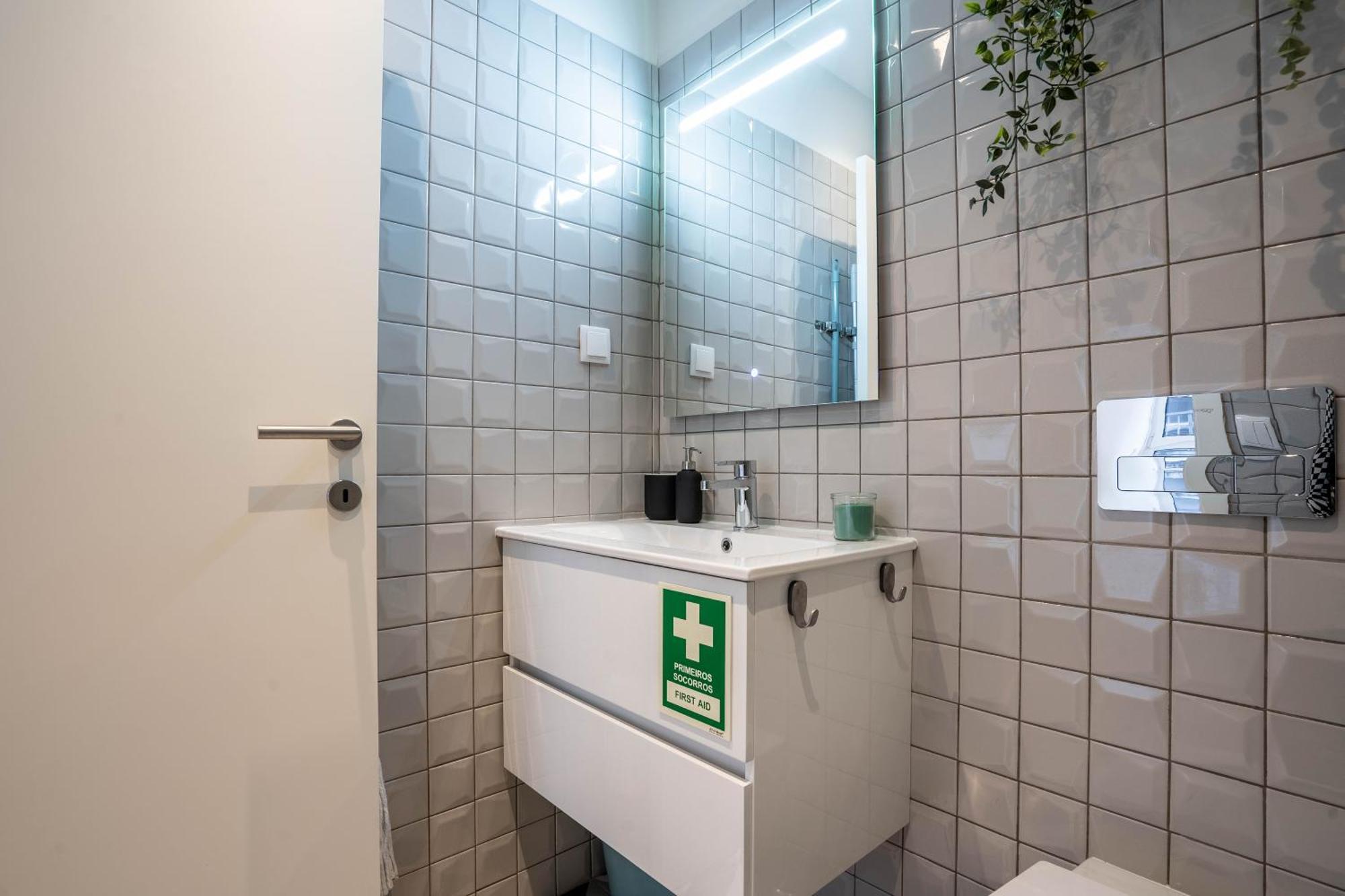 Trindade Bliss: 1Br W/ Free Parking By Lovelystay 波尔图 外观 照片
