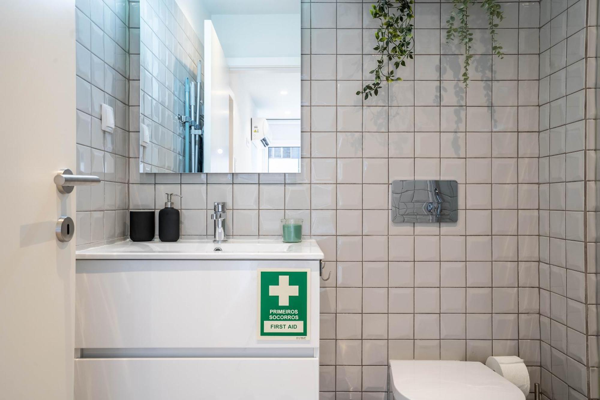 Trindade Bliss: 1Br W/ Free Parking By Lovelystay 波尔图 外观 照片